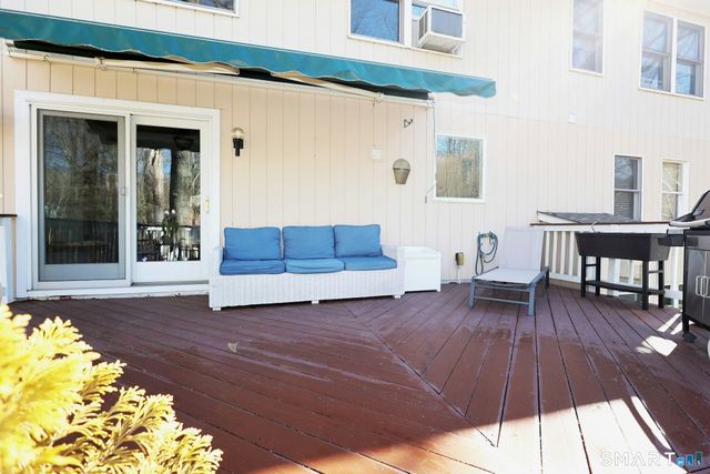 205 Winnepoge Drive, Fairfield, CT 06825