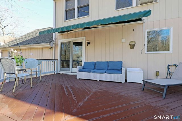 205 Winnepoge Drive, Fairfield, CT 06825