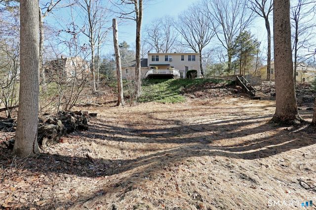 205 Winnepoge Drive, Fairfield, CT 06825