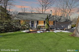 205 Winnepoge Drive, Fairfield, CT 06825