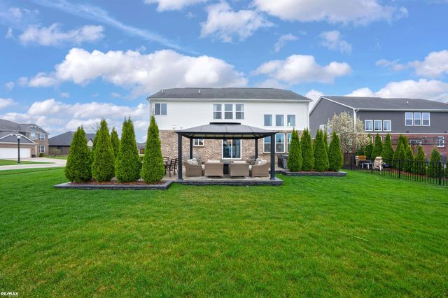 55553 Morgan Drive, Macomb, MI 48042