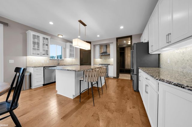 55553 Morgan Drive, Macomb, MI 48042