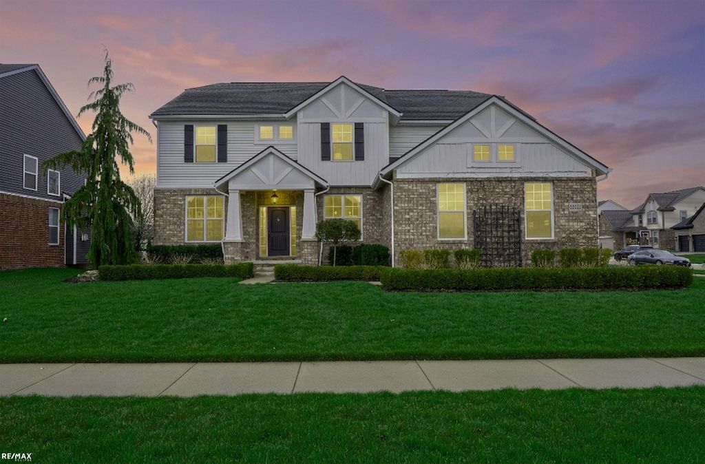 55553 Morgan Drive, Macomb, MI 48042