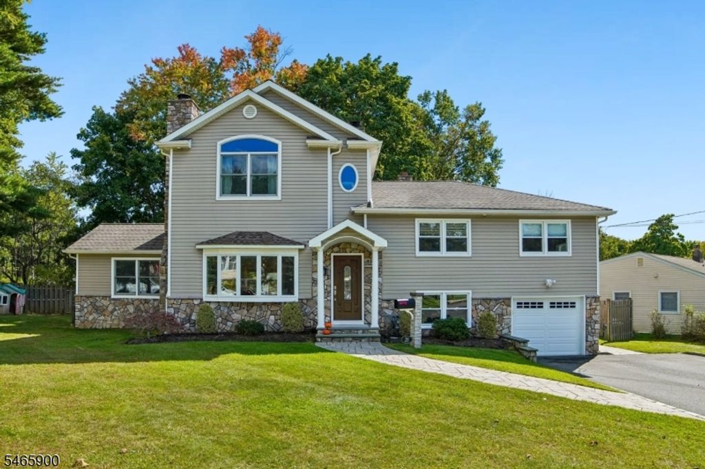 20 Emerson Dr, Livingston Twp., NJ 07039 — exterior