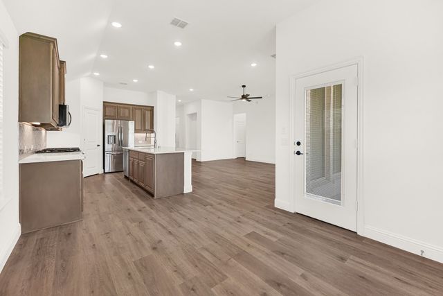 7312 Iris Road, Aubrey, TX 76227