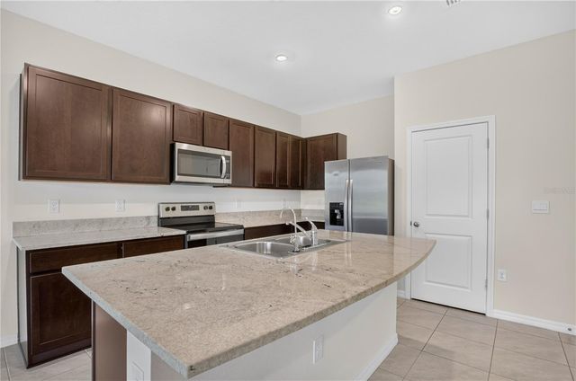 33028 TULIP PETAL LANE, Wesley Chapel, FL 33545