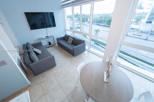 5445 Collins Ave BAY21, Miami Beach, FL 33140