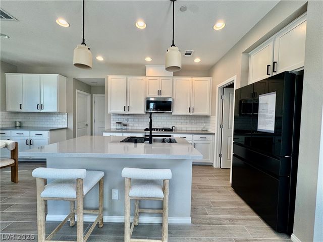 643 Solar Citrine Street, Las Vegas, NV 89138