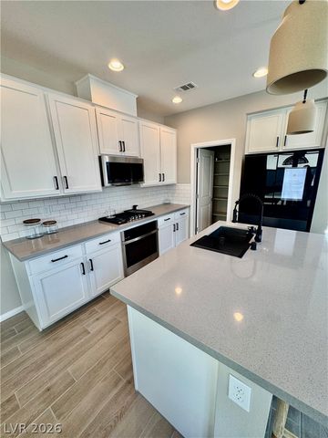 643 Solar Citrine Street, Las Vegas, NV 89138