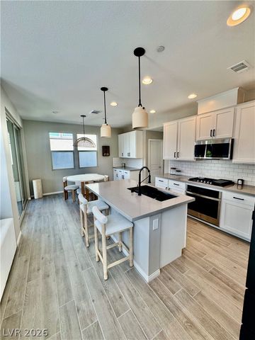 643 Solar Citrine Street, Las Vegas, NV 89138