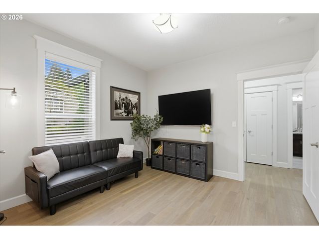 223 Se 29TH St, Gresham, OR 97080