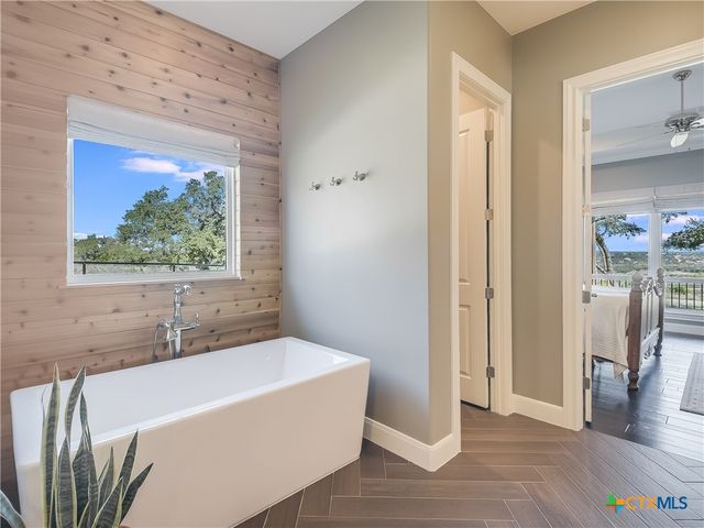 2145 San Jose Way, Canyon Lake, TX 78133