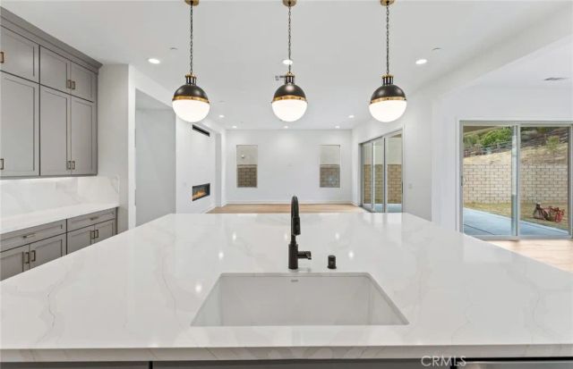 11814 Canoga Avenue, Chatsworth, CA 91311
