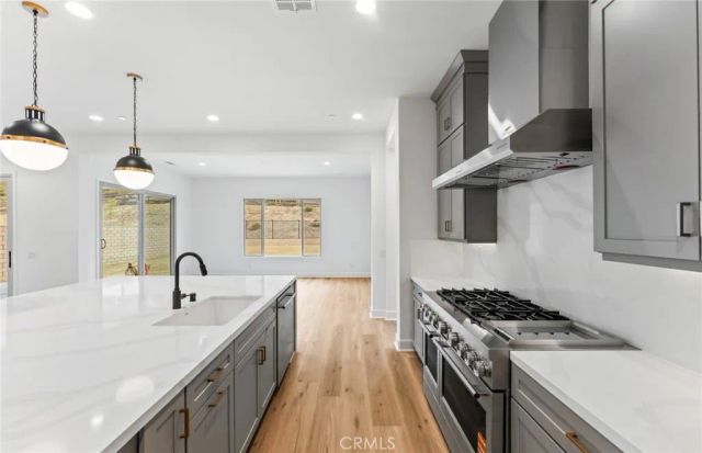 11814 Canoga Avenue, Chatsworth, CA 91311