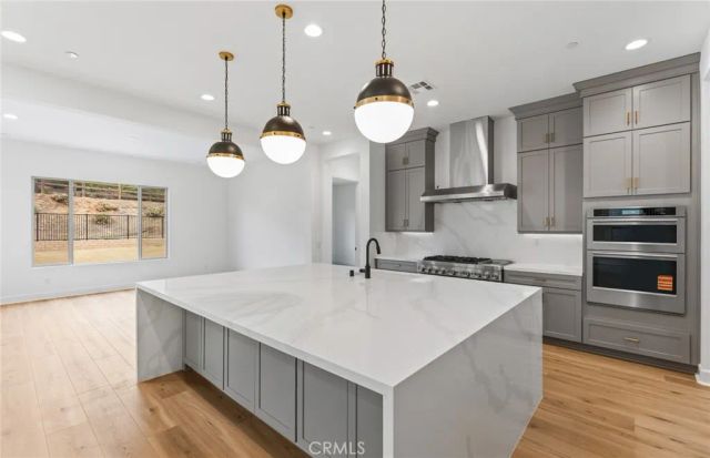 11814 Canoga Avenue, Chatsworth, CA 91311