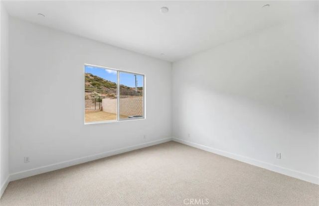 11814 Canoga Avenue, Chatsworth, CA 91311