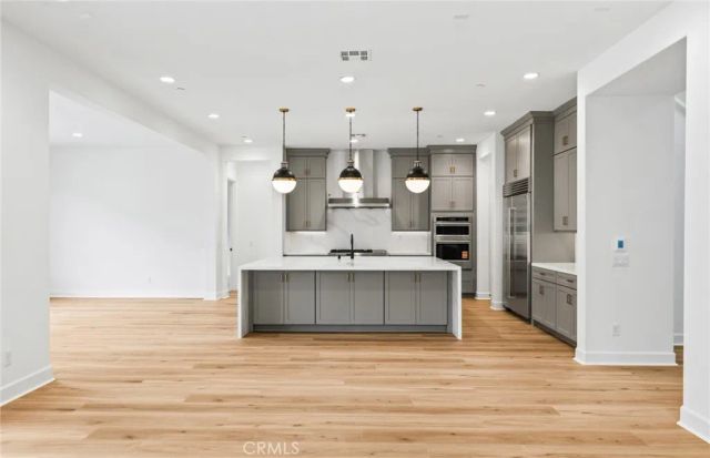 11814 Canoga Avenue, Chatsworth, CA 91311
