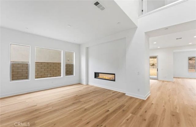 11814 Canoga Avenue, Chatsworth, CA 91311