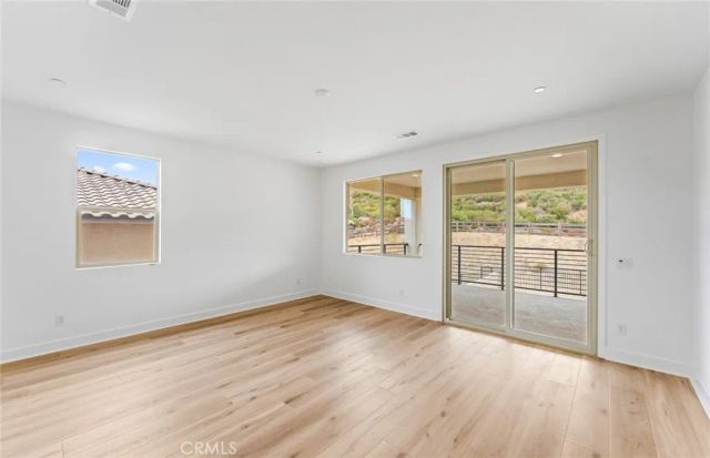 11814 Canoga Avenue, Chatsworth, CA 91311