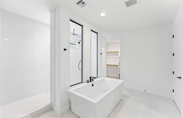 11814 Canoga Avenue, Chatsworth, CA 91311