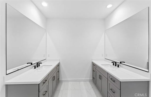 11814 Canoga Avenue, Chatsworth, CA 91311