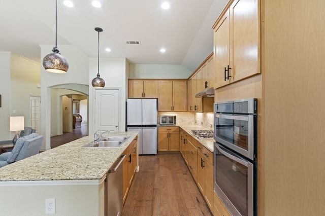 1237 Mesa Crest Drive, Fort Worth, TX 76052