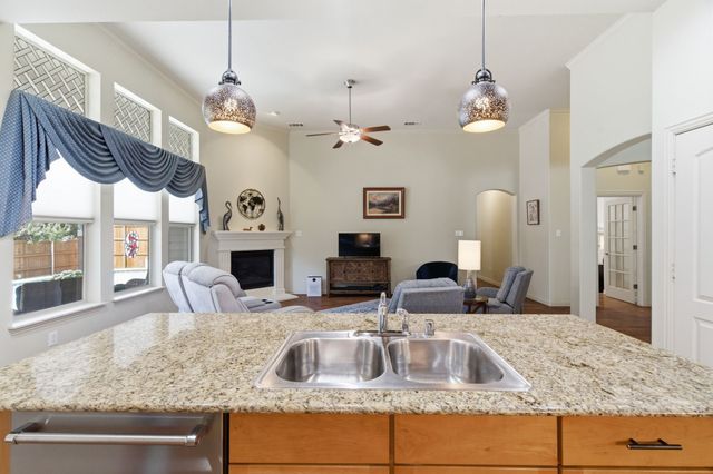 1237 Mesa Crest Drive, Fort Worth, TX 76052