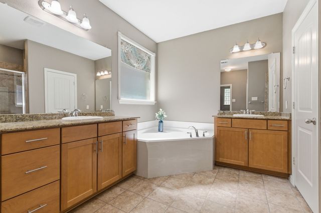 1237 Mesa Crest Drive, Fort Worth, TX 76052