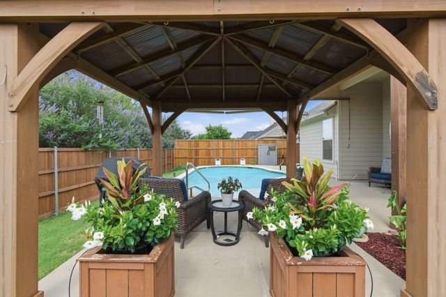 1237 Mesa Crest Drive, Fort Worth, TX 76052