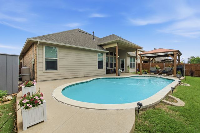 1237 Mesa Crest Drive, Fort Worth, TX 76052