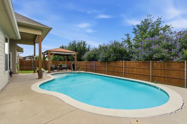 1237 Mesa Crest Drive, Fort Worth, TX 76052