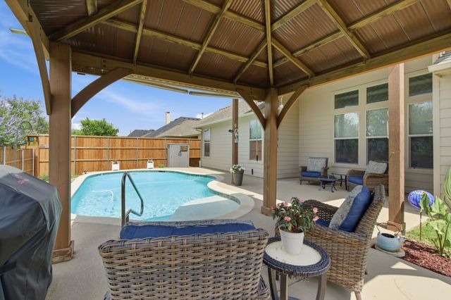 1237 Mesa Crest Drive, Fort Worth, TX 76052