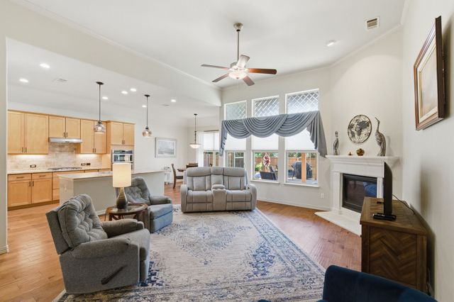 1237 Mesa Crest Drive, Fort Worth, TX 76052