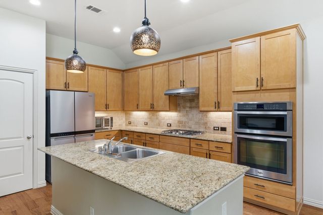 1237 Mesa Crest Drive, Fort Worth, TX 76052