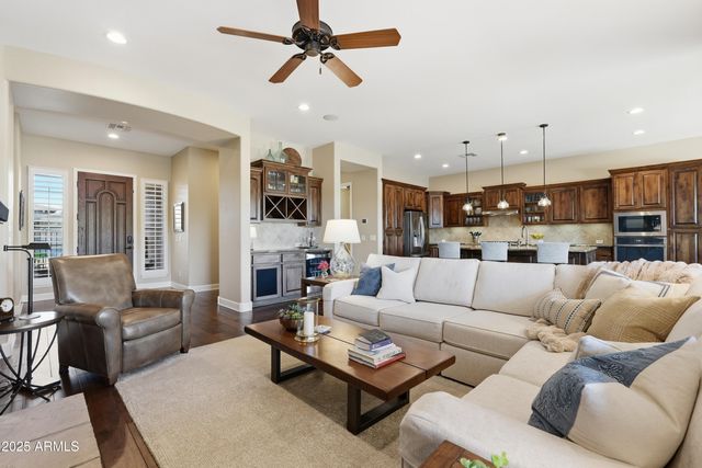 6679 S LYON Drive, Gilbert, AZ 85298