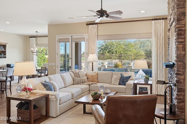 6679 S LYON Drive, Gilbert, AZ 85298