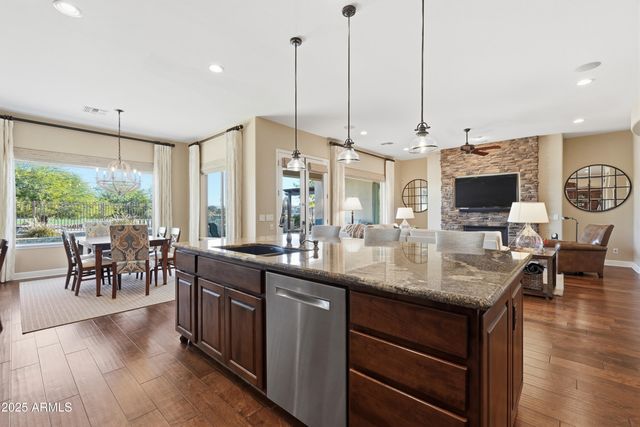 6679 S LYON Drive, Gilbert, AZ 85298