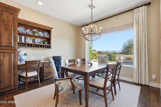 6679 S LYON Drive, Gilbert, AZ 85298