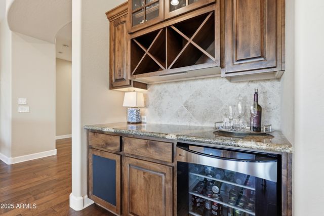 6679 S LYON Drive, Gilbert, AZ 85298