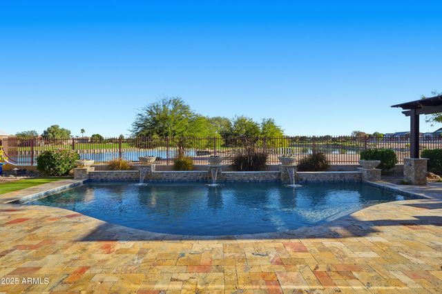 6679 S LYON Drive, Gilbert, AZ 85298