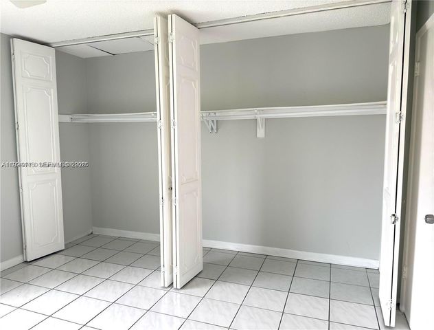 805 W Oakland Park Boulevard D19, Oakland Park, FL 33311