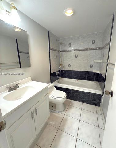 805 W Oakland Park Boulevard D19, Oakland Park, FL 33311