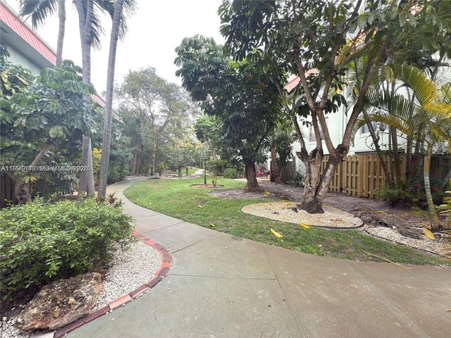 805 W Oakland Park Boulevard D19, Oakland Park, FL 33311
