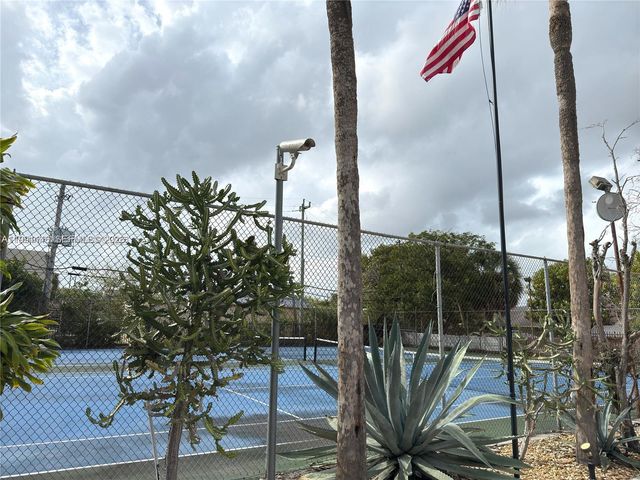 805 W Oakland Park Boulevard D19, Oakland Park, FL 33311