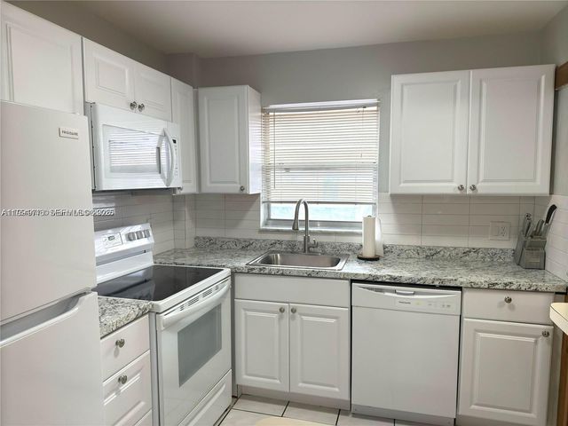 805 W Oakland Park Boulevard D19, Oakland Park, FL 33311