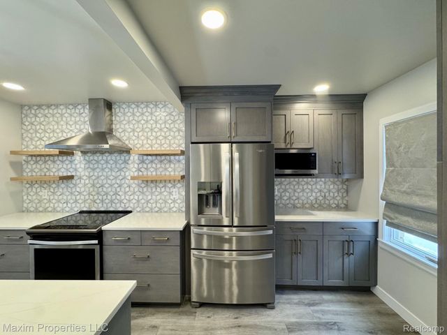 164 Stratford Lane, Rochester Hills, MI 48309