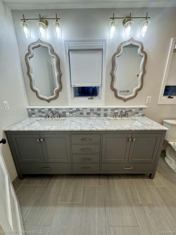 164 Stratford Lane, Rochester Hills, MI 48309