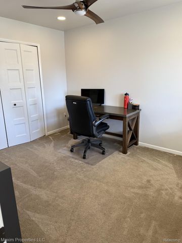 164 Stratford Lane, Rochester Hills, MI 48309