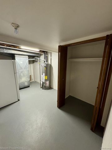 164 Stratford Lane, Rochester Hills, MI 48309