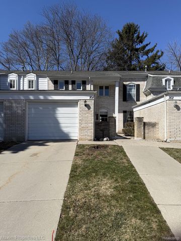 164 Stratford Lane, Rochester Hills, MI 48309
